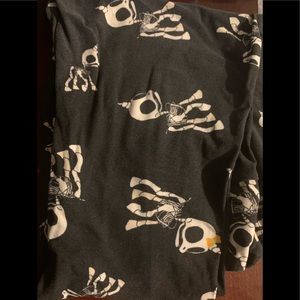 Used Lularoe TC unicorn Skelton black leggings